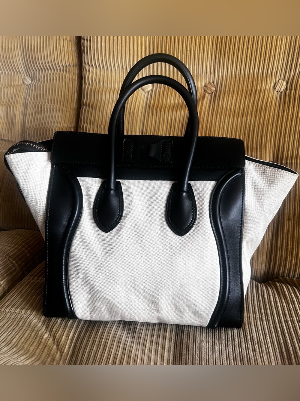 Authentic - CELINE black and cream Luggage Tote bag - Picture 6 of 12